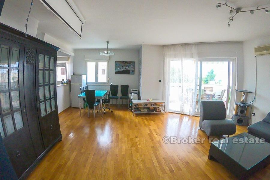 Split, Meje, umeblowany apartament z trzema sypialniami