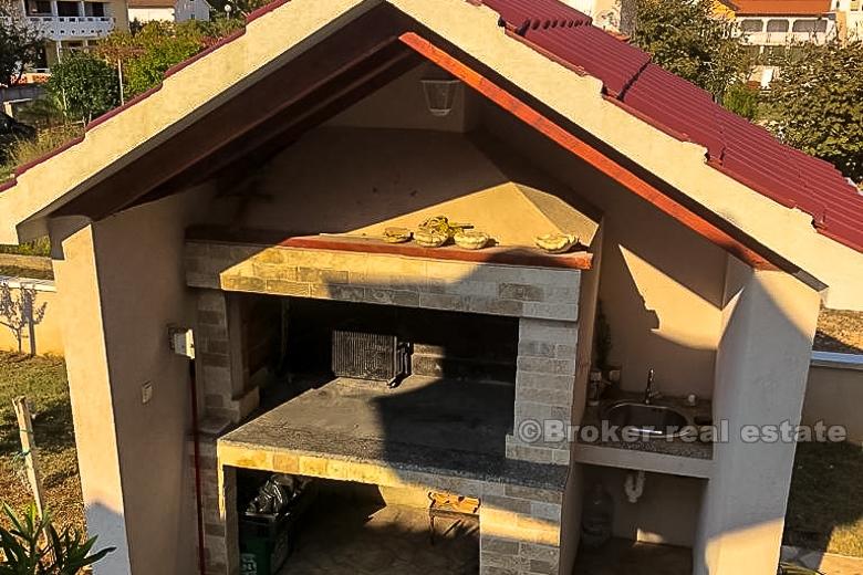 Otok Vir, samostojeća kuća s pogledom na more