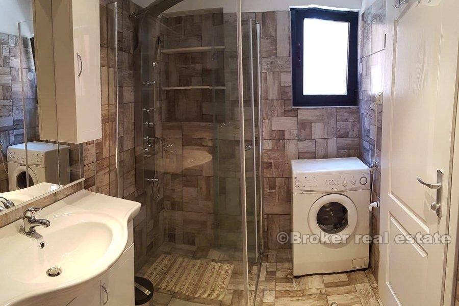 Ostrov Drvenik, renovovaný dům na klidném místě