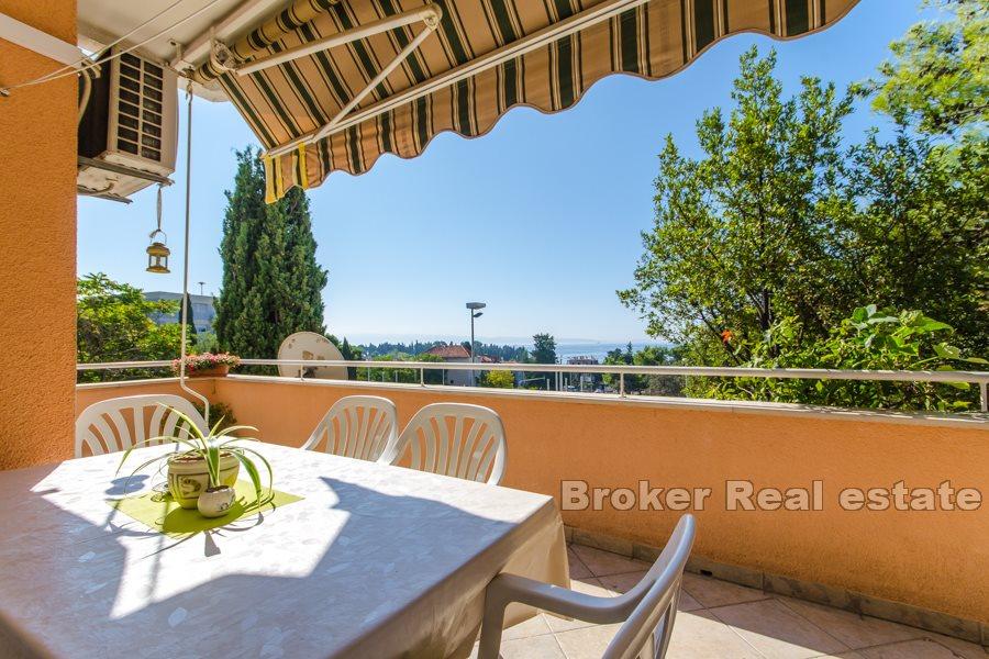 Split, Meje, komfortowy apartament z trzema sypialniami z widokiem na morze