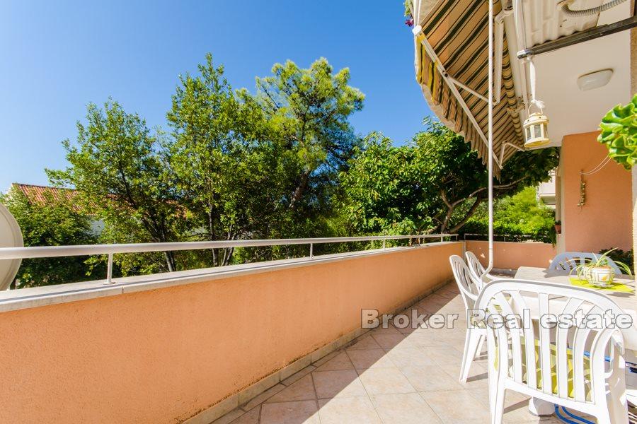 Split, Meje, komfortowy apartament z trzema sypialniami z widokiem na morze