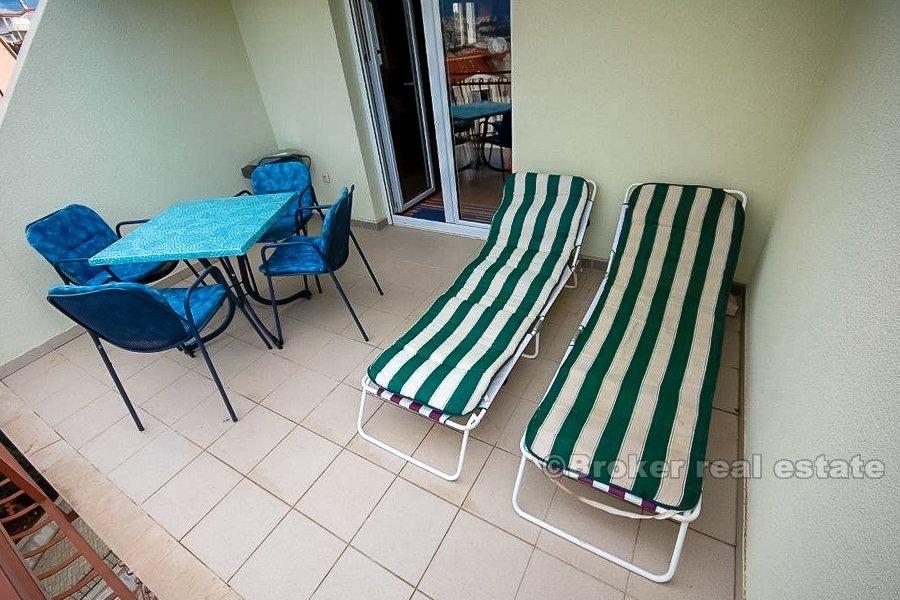 Остров Чиово, двухкомнатная квартира с видом на море