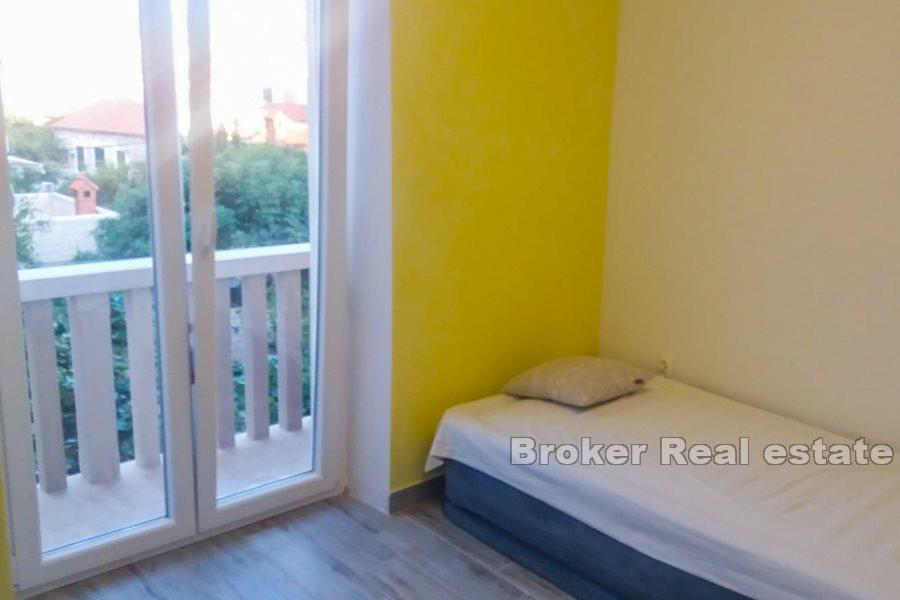 Øya Brac, studioleilighet, første rad til sjøen