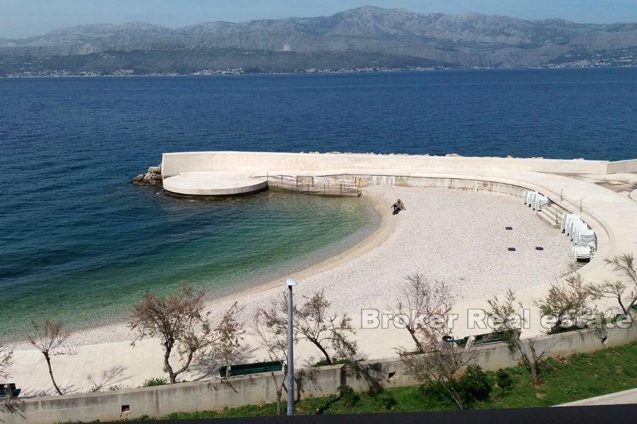 Øya Brac, studioleilighet, første rad til sjøen