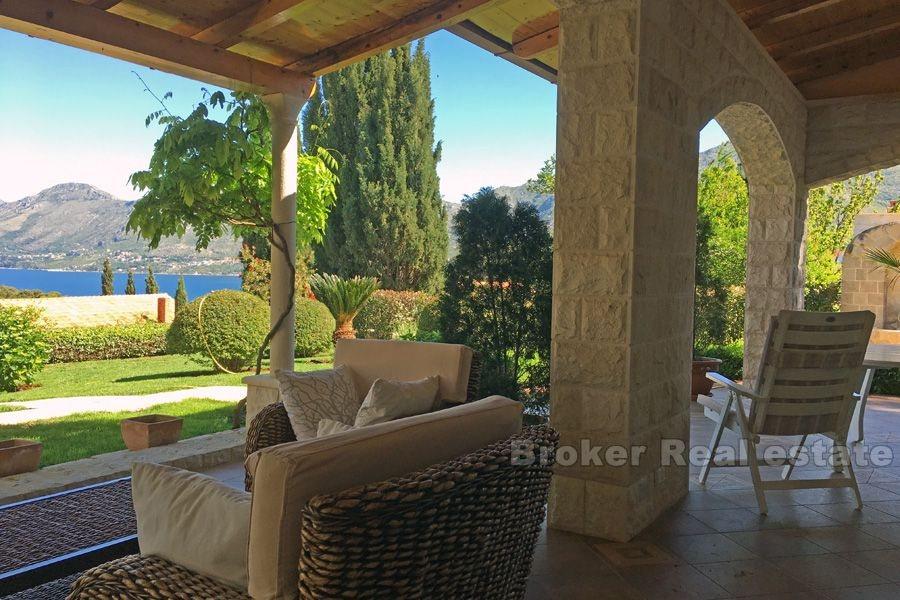Nära Dubrovnik, villa med trädgård och havsutsikt