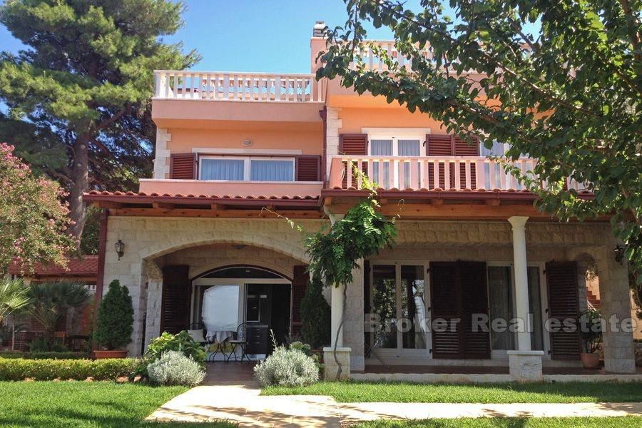 Blisko Dubrownika, wolnostojąca willa z widokiem na ogród i morze