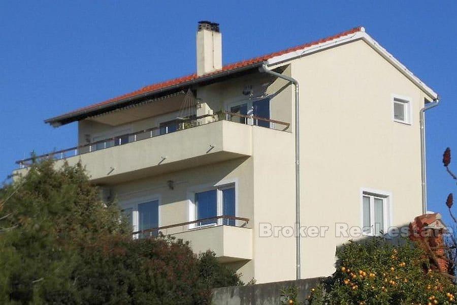 près de Zadar, maison individuelle avec vue sur la mer
