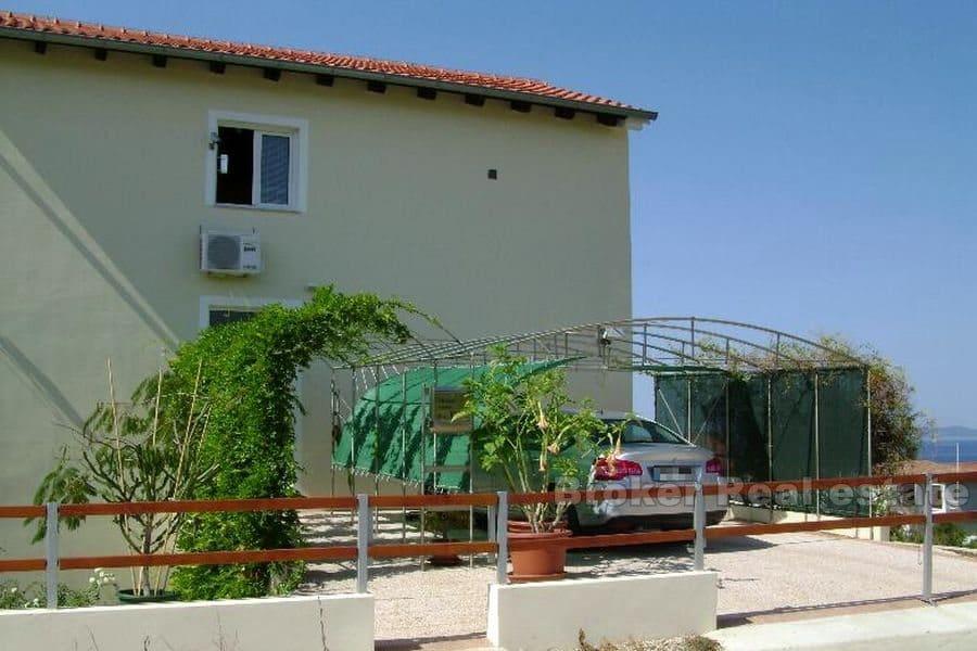 près de Zadar, maison individuelle avec vue sur la mer