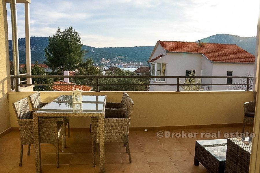 Trogir, apartments with the sea view