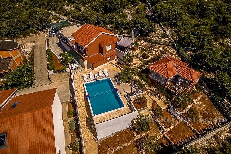 Rogoznica, zwei Häuser mit Pool