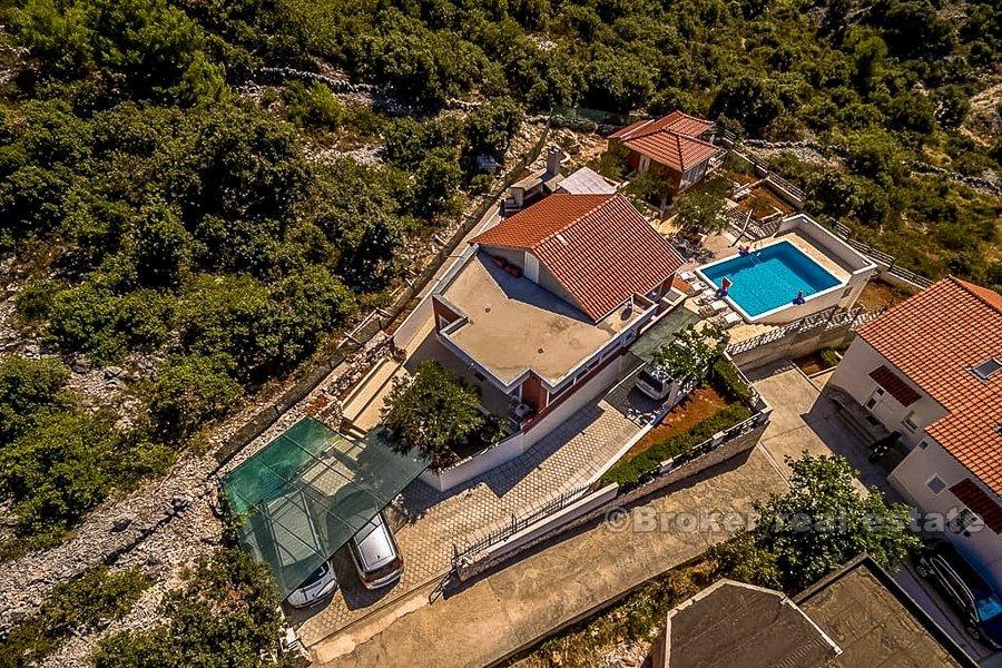 Rogoznica, zwei Häuser mit Pool
