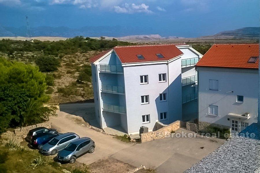 Ostrov Pag, nově postavené apartmány
