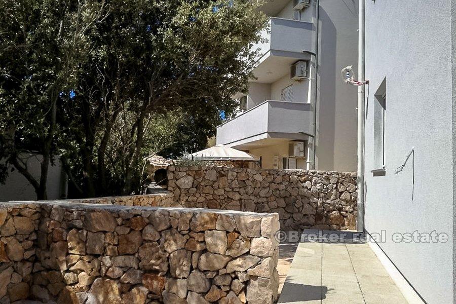 Ostrov Pag, nově postavené apartmány