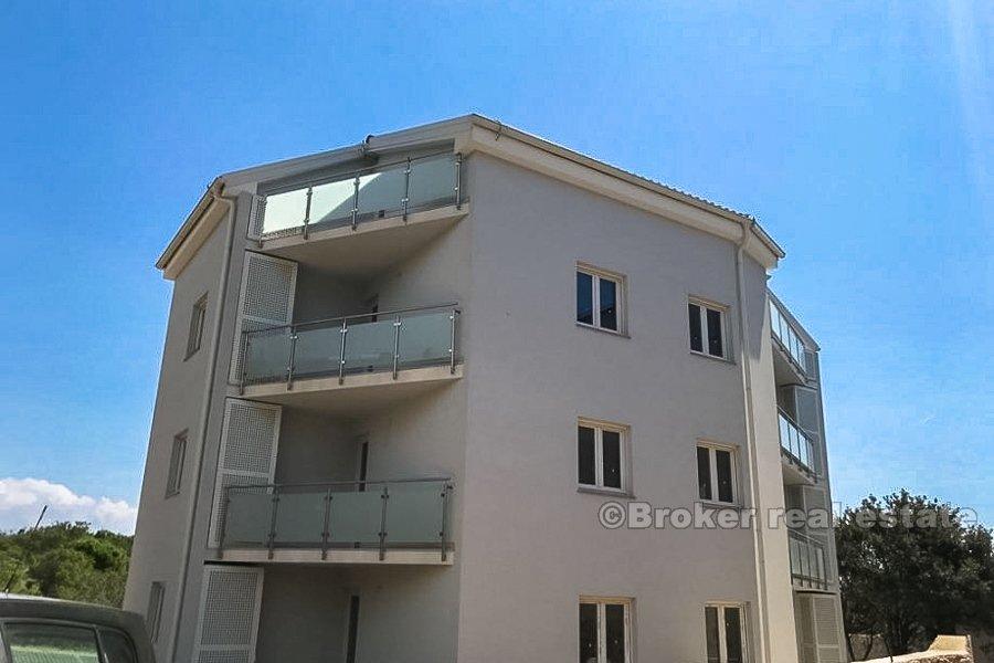 Ostrov Pag, nově postavené apartmány