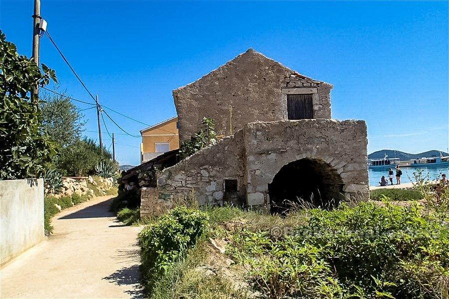 Island of Vrgada, stone house by the sea, for renovation