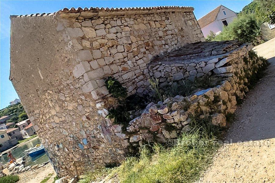 Insel Vrgada, Steinhaus am Meer, zur Renovierung