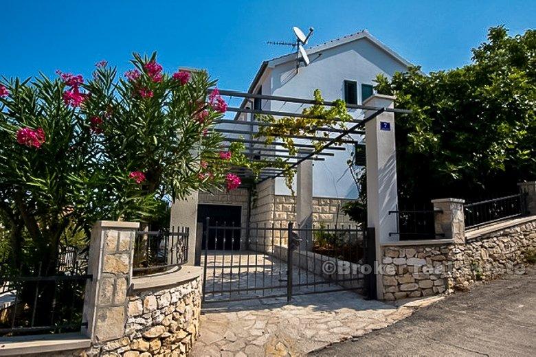 Ön Brac, fristående hus med havsutsikt