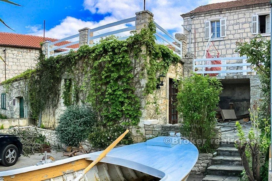 Otok Korčula, tri kamene kuće