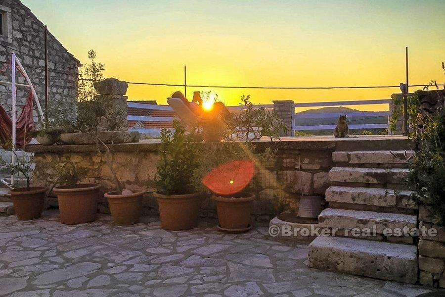 Otok Korčula, tri kamene kuće