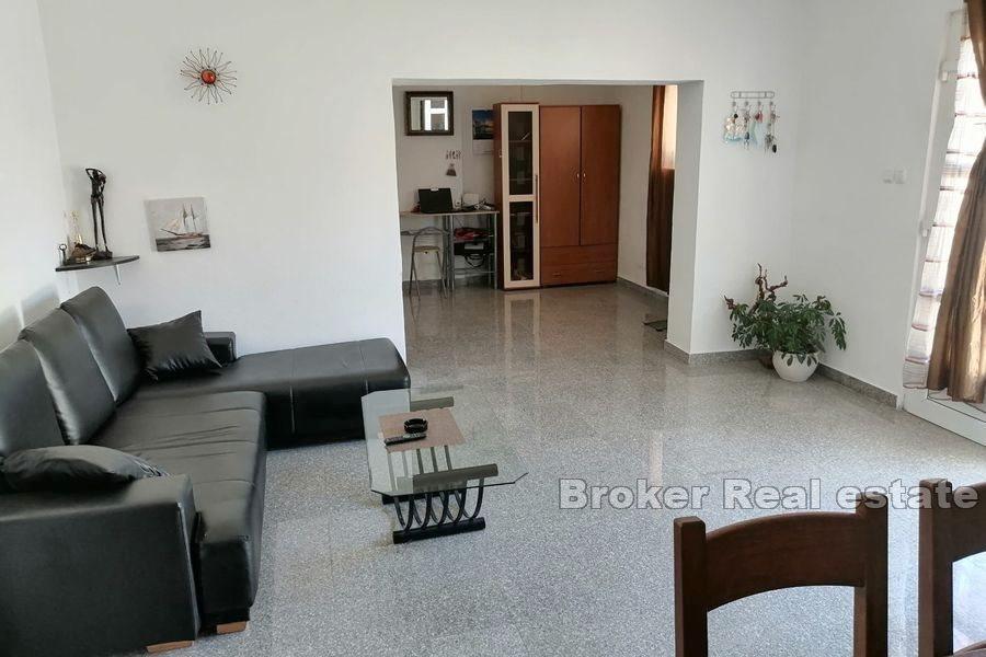 Biograd na Moru, prostorný byt se dvěma ložnicemi