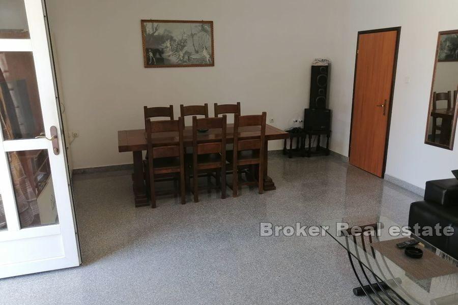 Biograd na Moru, przestronne dwupokojowe mieszkanie