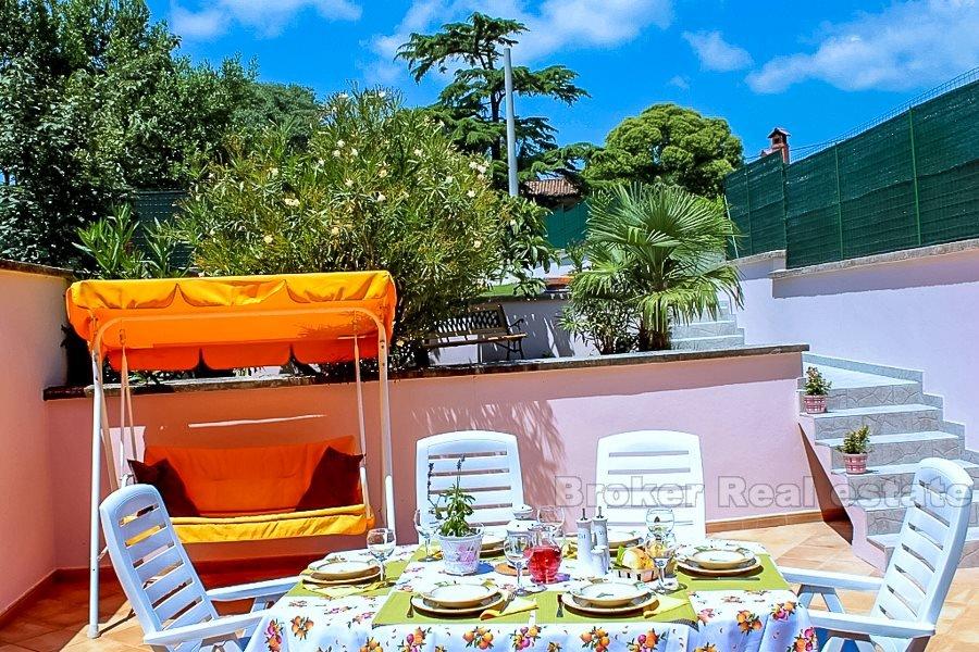 Pula, renovated house with swimming pool