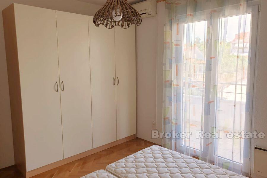 Wyspa Ciovo, dwupokojowe mieszkanie w mniejszym budynku