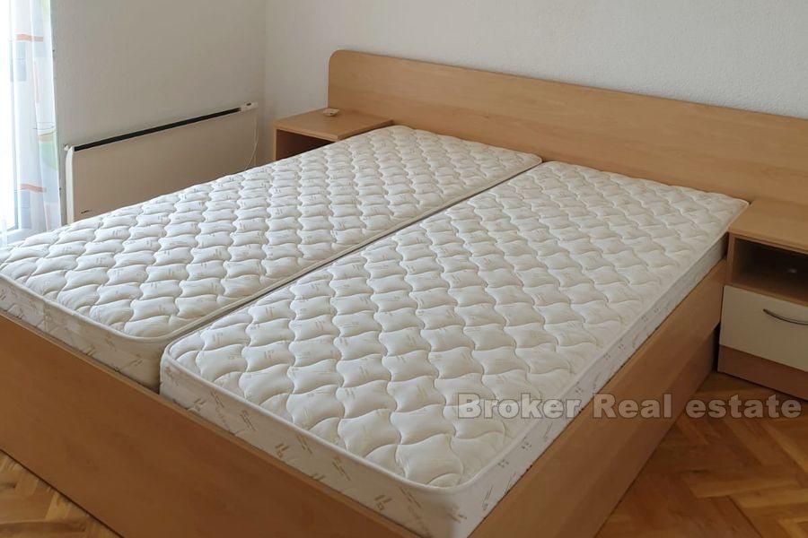 Wyspa Ciovo, dwupokojowe mieszkanie w mniejszym budynku