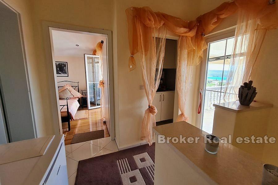 U blizini Zadra, samostojeća kuća s pogledom na more