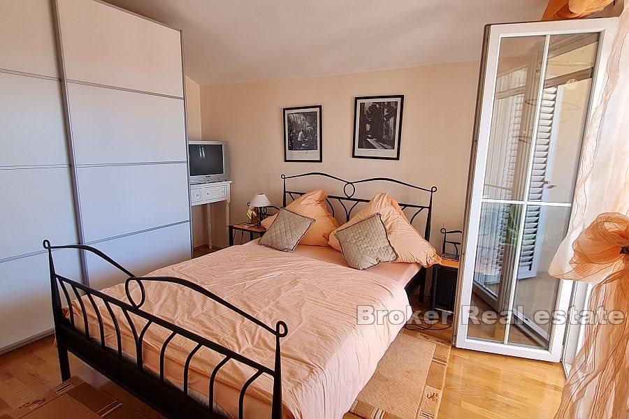 U blizini Zadra, samostojeća kuća s pogledom na more