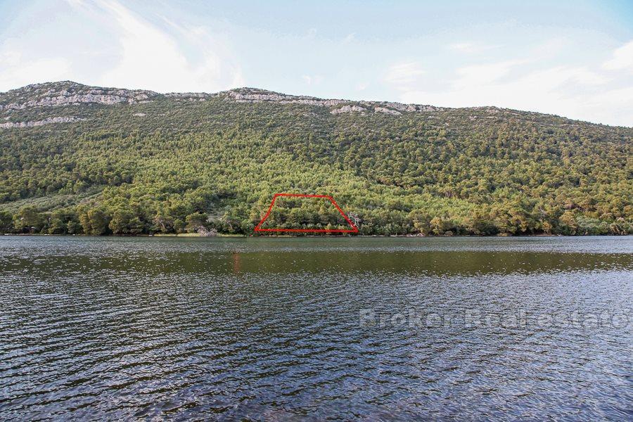 Pelješac, stavba pozemku u moře