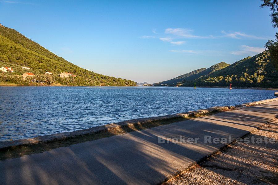 Peljesac, terreno edificabile sul mare