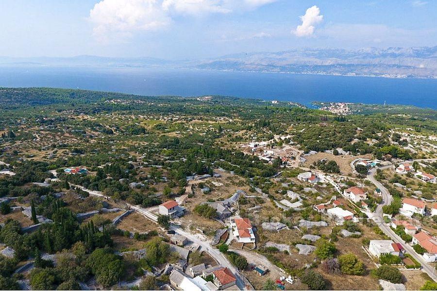 Island of Brac, building land 500m2