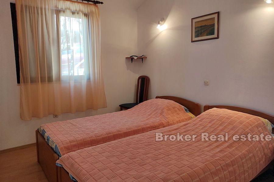 Trogir, freistehendes Haus mit Meerblick