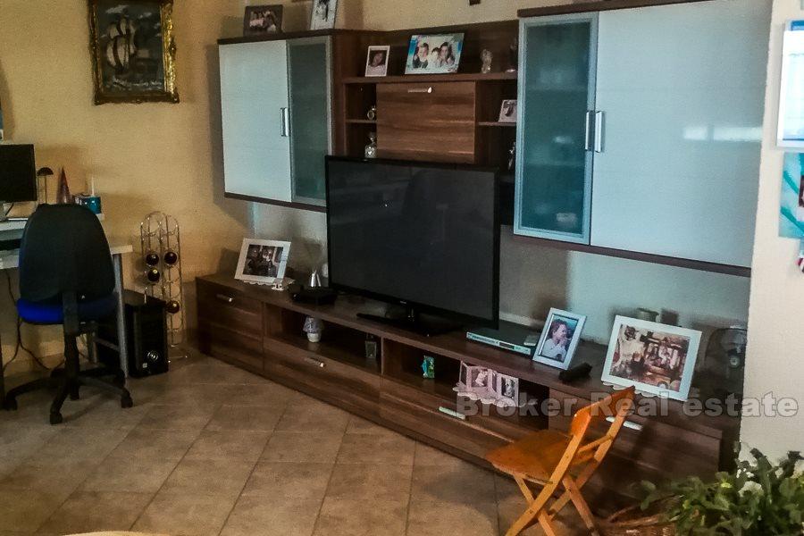 U blizini Biograda na Moru - Samostojeća kuća sa velikim vrtom