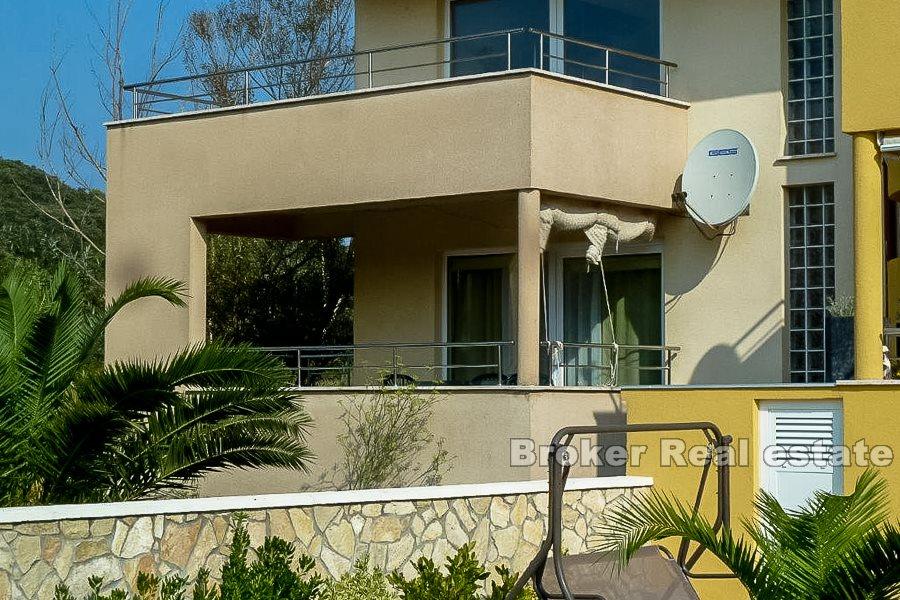 Wyspa Rab, dwupiętrowy apartament, w pełni umeblowany