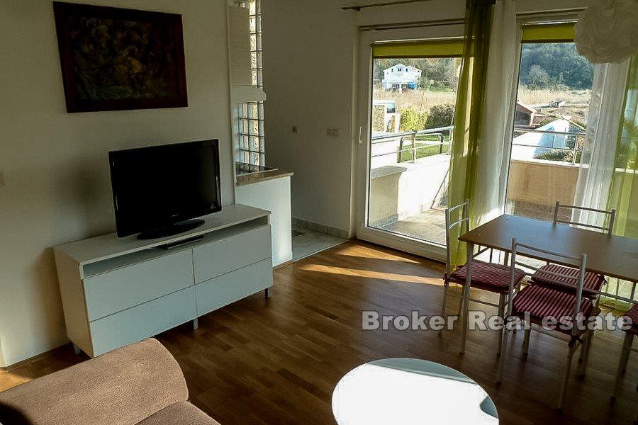 Wyspa Rab, dwupiętrowy apartament, w pełni umeblowany