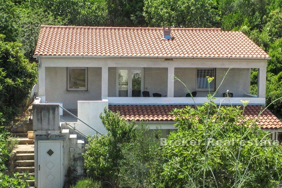 Otok Iž, samostojeća kuća s pogledom na more