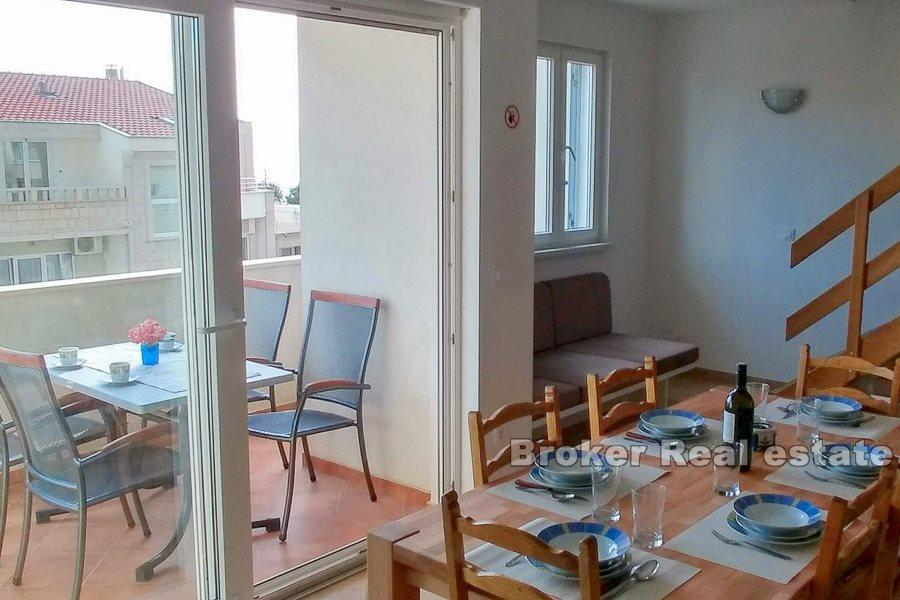 Makarska, byt se třemi ložnicemi ve dvou patrech