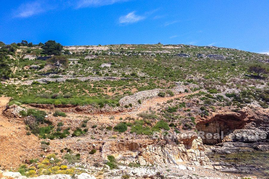 Insel Vis, Ackerland am Meer