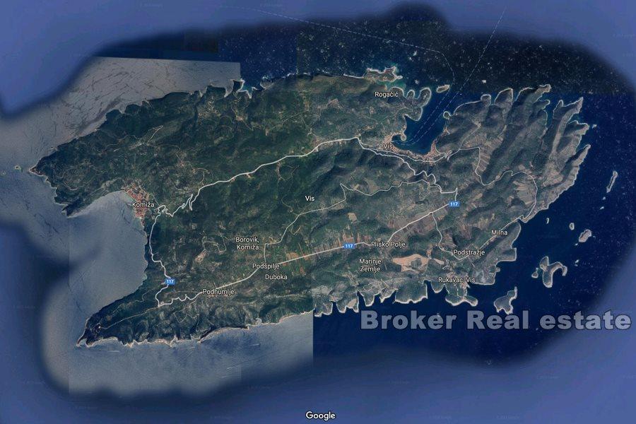 Øya Vis, jordbruksland ved sjøen