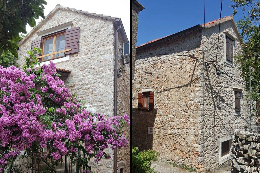Wyspa Hvar, piękny dalmatyński kamienny dom, odnowiony