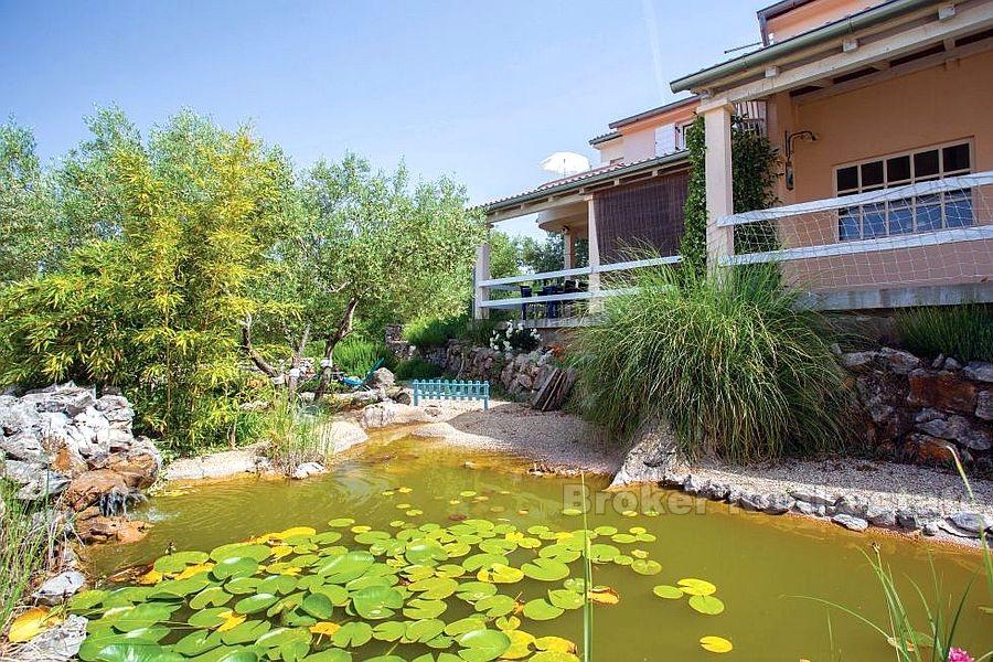 Øya Krk, hus i et rolig sted