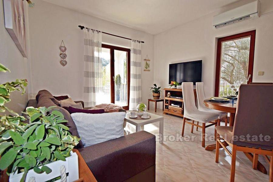 Ostrov Čiovo, samostatně stojící dům s bazénem