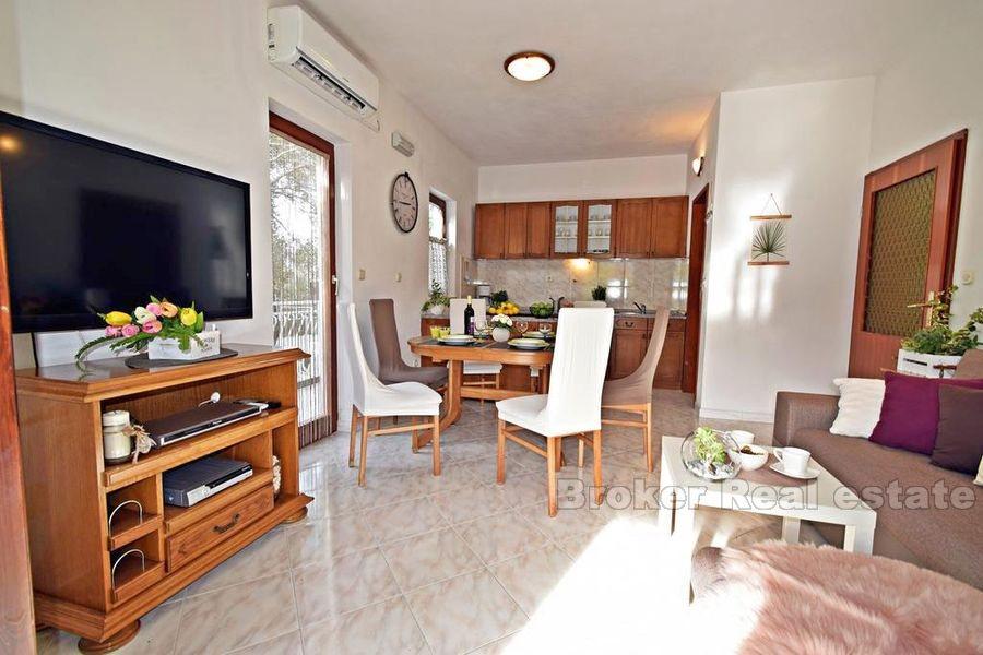 Ostrov Čiovo, samostatně stojící dům s bazénem