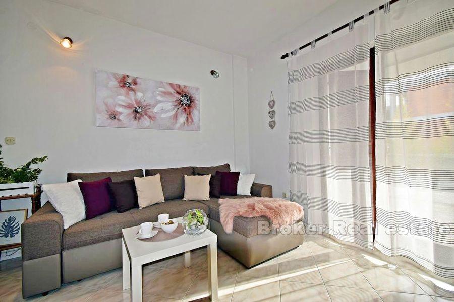 Ostrov Čiovo, samostatně stojící dům s bazénem