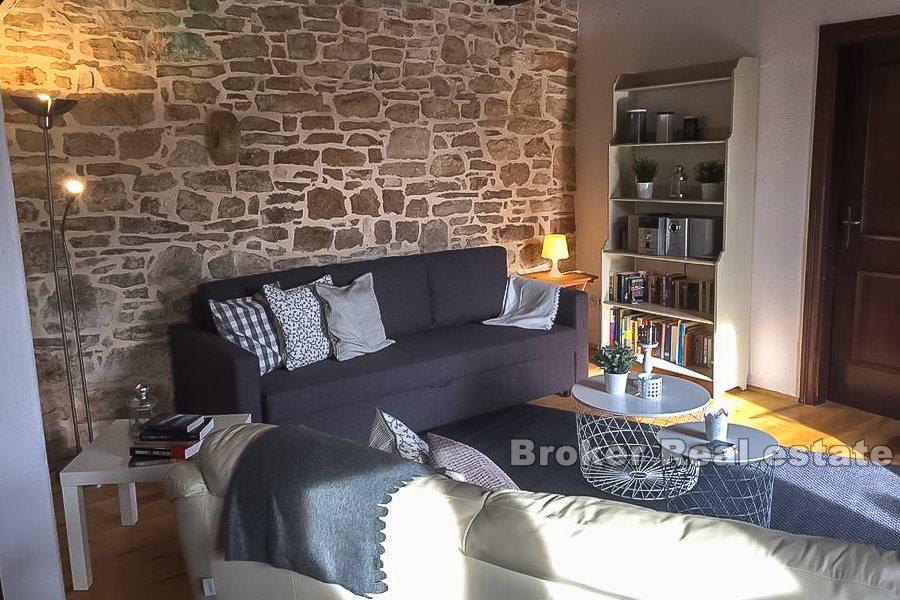 Pazin, samostatně stojící kamenný dům na klidném místě