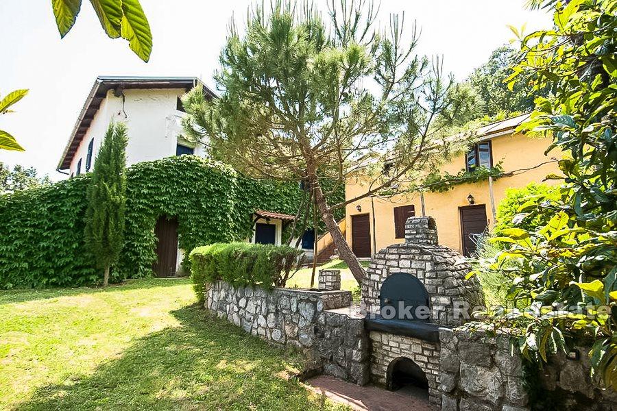 Rijeka, maison individuelle avec grand terrain