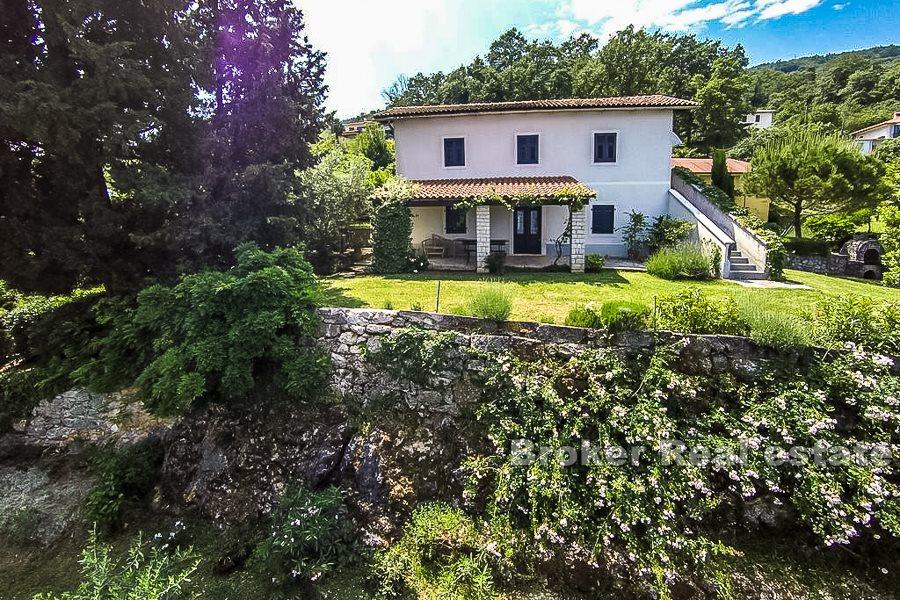Rijeka, maison individuelle avec grand terrain