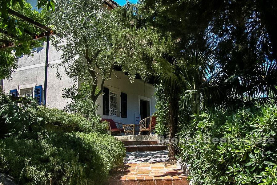 Rijeka, enebolig med stor tomt